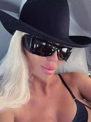 Fashion Over-sized Shades Matt Black Sunglasses - Stylord