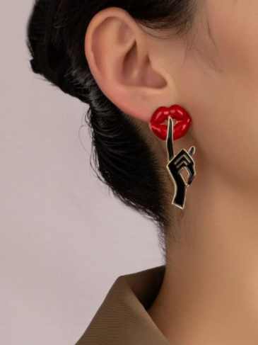 Lip & Gesture Design Earrings - Black Stylord