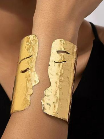 Fashion Gold Plating Face Bangle Bracelet